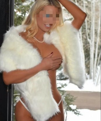Карина, 27